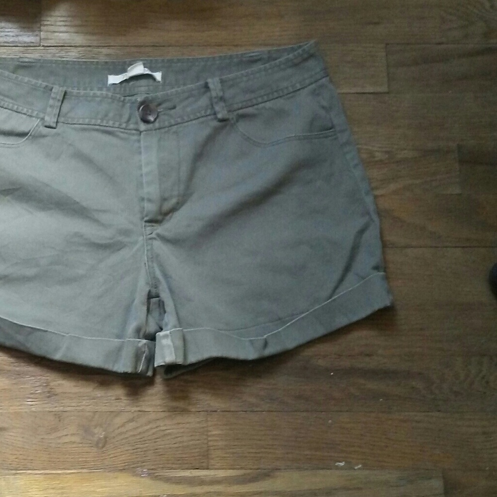 21 Denim broken in khaki shorts a little stretch